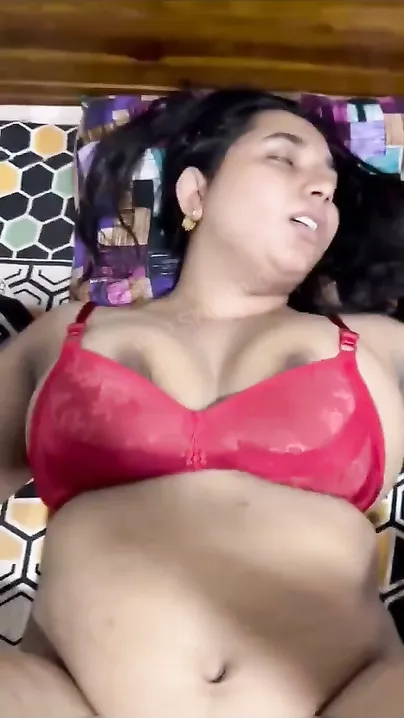 Dost Ki Bahan Ko Red Bra Pahna Kar Uski Bur Ki Chudai Ki