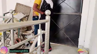 Padosi Bhabhi Came To Gate And Bent Over Right There For Instant Hard Fuck