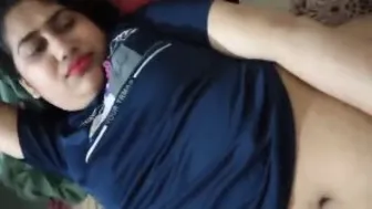 Fat Desi Bhabhi Giggles In Tight T-Shirt While Getting Fucked Hard On Bed