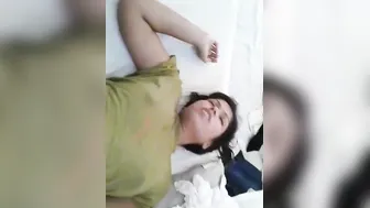 Indian GF Ko Bed Par Patak Kar Uski Chut Mari