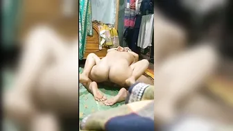 Dehati Aunty Ko Jameen Par Patak Ke Raat Bhar Choda