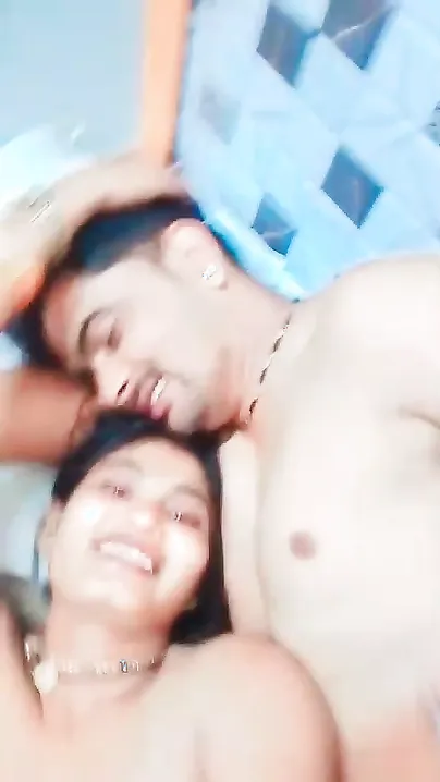 Dewar Caught Bhabhi Making Her Own Mms And Leaked It Online
