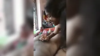 Desi Saali Ko Mota Lund Chusate Hue Pakda Gaya Ghar Ke Peeche Ke Kamre Mein