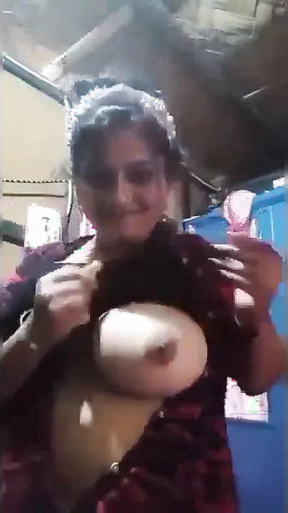 Desi Bhabhi Pressing Round Tits Together During Steamy Video Call