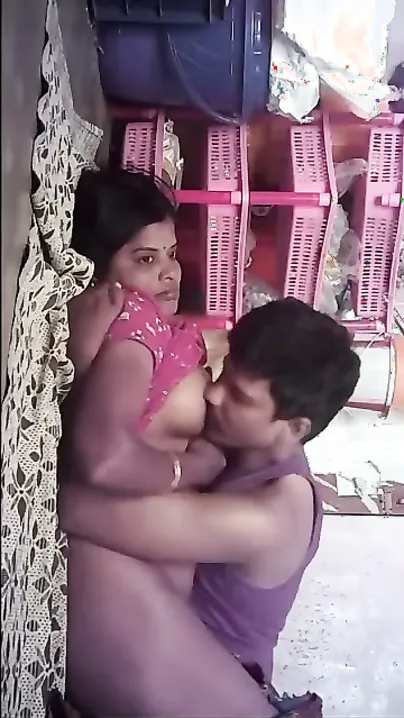 Husband Peeled Off Saree, Sucked Wife’s Tits Then Fucked Hard