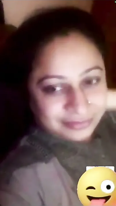 Doctor’s Wife Flaunted Huge Boobs With Seductive Hindi Whispers