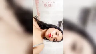 Nurse Ne Bathroom Mein Apna Mms Video Banake Viral Kiya