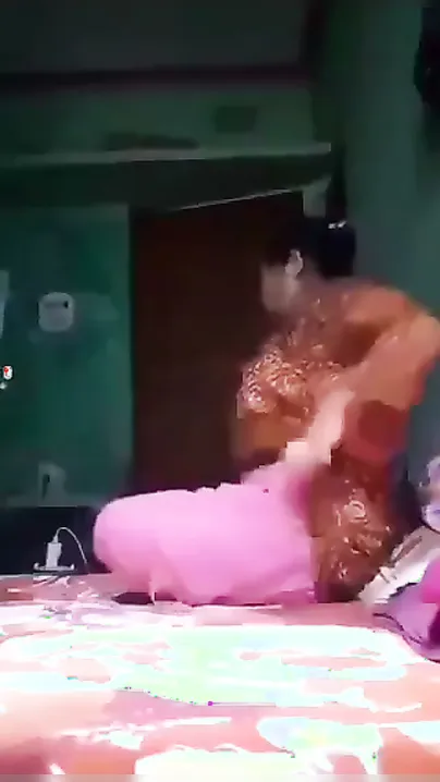 Langre Ladke Ne Apni Wife Ki Tange Utha Ke Jor Se Choda