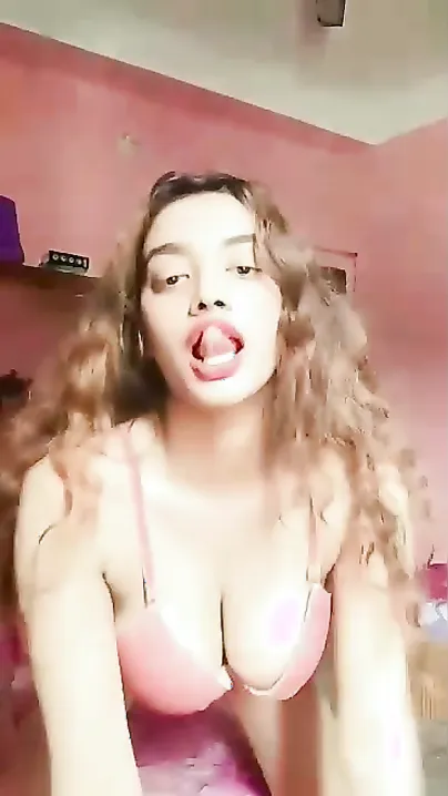 Hot Girl Leaked Her Steamy Mms Showing Off Her Juicy Body And Moans