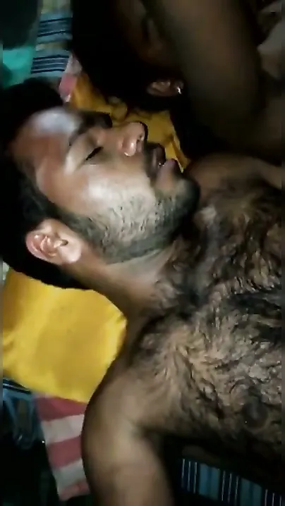 Dehati Bhabhi Ko Raat Bhar Nange Karke Khet Ke Kinaare Choda