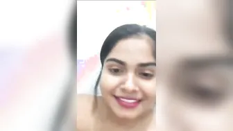 Silpi Ne Apne Bare Bur Aur Chuchiyon Ka Video Bana Kar Viral Kar Diya
