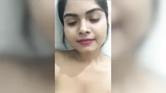 Silpi Ne Apne Bare Bur Aur Chuchiyon Ka Video Bana Kar Viral Kar Diya