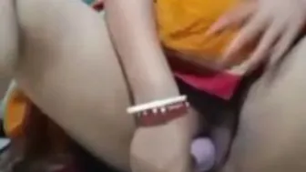 Bhabhi Shoved Baigan In Her Wet Bur Live On Video Call For Her Lover
