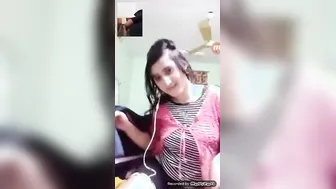 Desi Girl Shows Boyfriend Her Juicy Bur And Big Chuchis On Late-Night Video Call