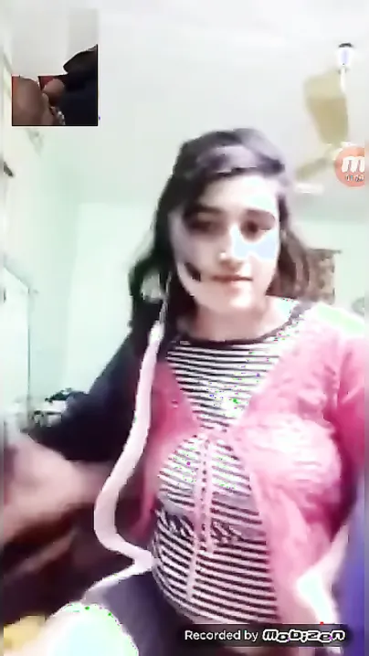 Desi Girl Shows Boyfriend Her Juicy Bur And Big Chuchis On Late-Night Video Call