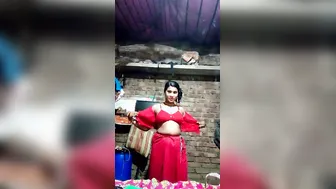 Village Bhabhi’s Private Mms Leaked Showing Her Juicy Pussy Exposed
