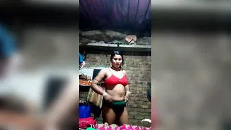 Village Bhabhi’s Private Mms Leaked Showing Her Juicy Pussy Exposed