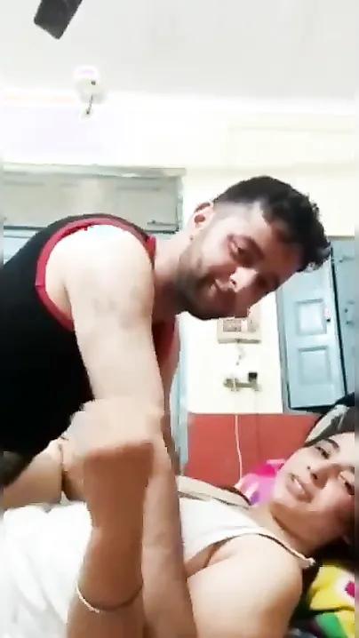 Girls Hostel Mein Ek Ladki Ko Pakad Kar Jor Se Chudai Ki Puri Raat