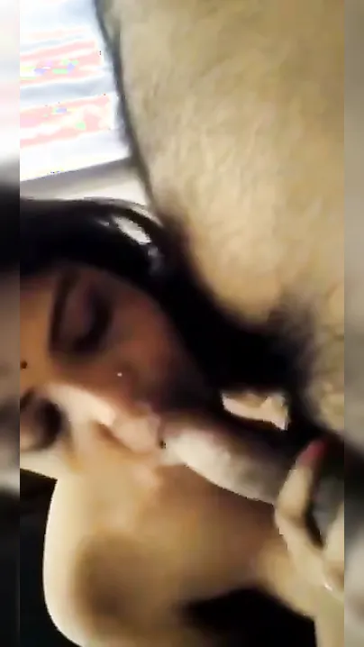 Aunty Ka Pati Ghar Pe Nahi Toh Bhatije Ka Lund Chus Rahi Thi