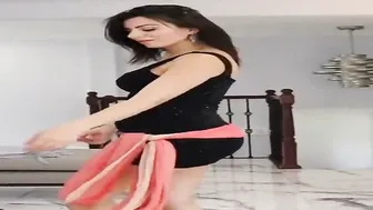 Bhavi Dance Karte Karte Kapde Utar Ke Chuchi Aur Bur Dikhayi