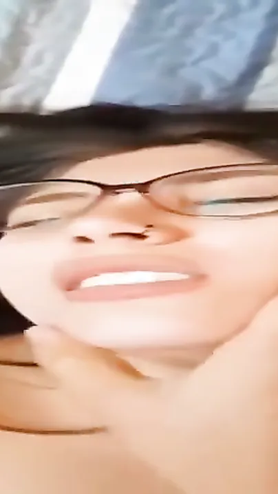 Chashme Wali GF Ko Bahut Der Tak Land Chusaya Phir Maal Uske Muh Par Gira Diya