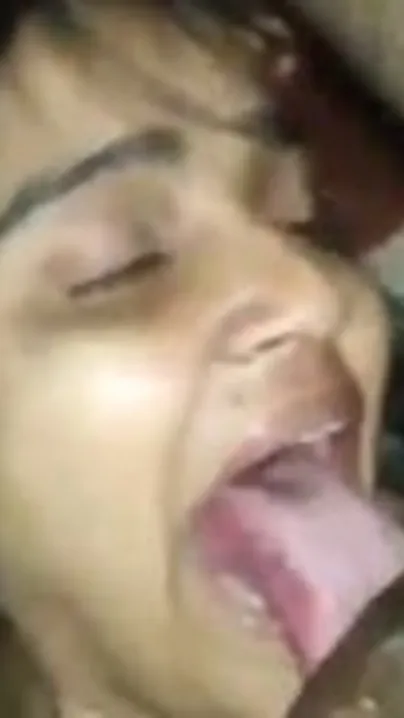 Desi Bhavi Ko Land Chusaya Phir Usko Land Par Baitha Kar Uski Chudai Ki