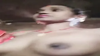Dehati Bhavi Ne Raat Mein Apne Bur Aur Chuchi Ka Video Bana Kar Boyfriend Ko Bheja