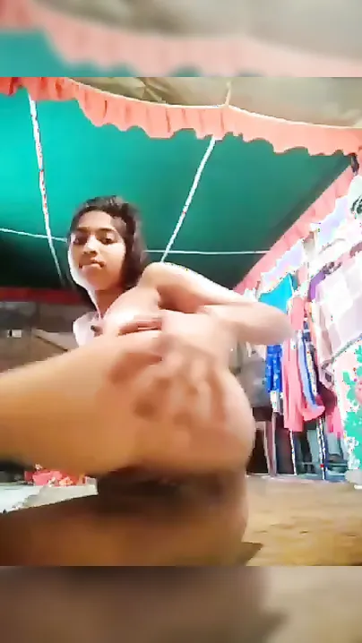 Country Girl Peeled Off Clothes, Squeezed Her Big Boobs Then Fingered Her Dripping Pussy