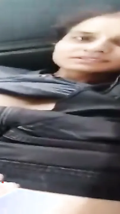 Dost Ki GF Ko Car Seat Pe Sula Kar Uske Bur Mein Ungli Dalkar Choda