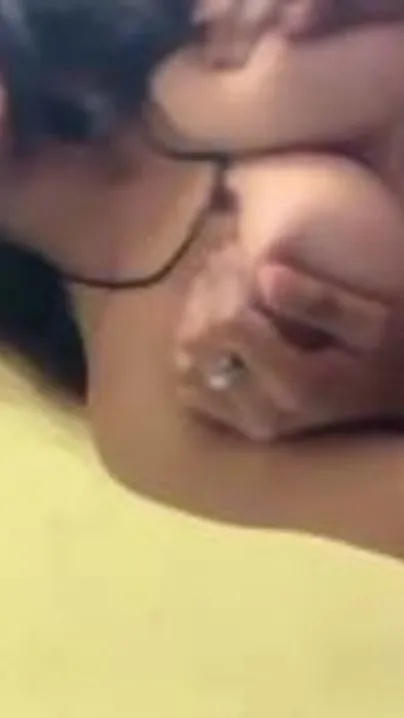 Dehati Gf Ko Din Mein Hall Mein Le Jaake Uski Bur Ki Chudai Ki
