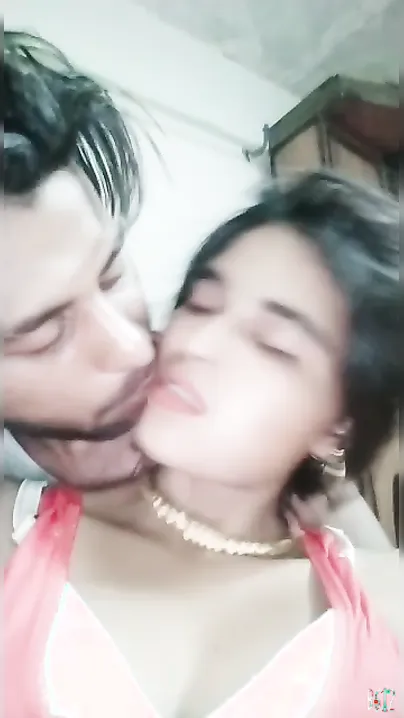 Mami Ki Behan Ko Pata Kar Kiss Kiya Aur Doggy Banakar Uski Chudai Ki