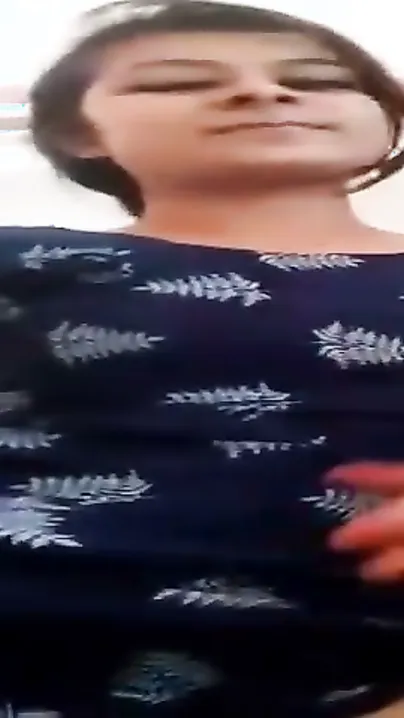Slim Bhavi Ne Salwar Hata Kar Apna Bur Aur Chuchi Ka Video Viral Kiya
