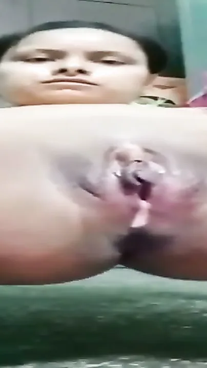 Doctor's Daughter Exposing Her Pussy And Big Tits In Leaked Video