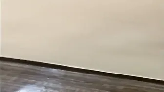 Ladki Ne Kade Jhuk Kar Apni Gand Ki Chudai Karwai Sofa Ke Paas