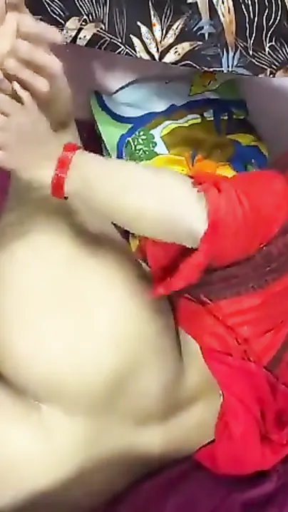 Red Suit Mein Bagal Ki Bhavi Ko Ghar Bulaya Aur Unki Gand Ki Chudai Ki