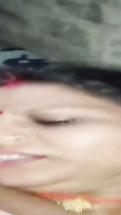 Jungle Mein GF Ki Gori Bur Ki Chudai Ki Jhaadiyon Ke Peeche
