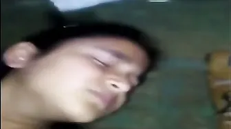 Dehati Ladki Ne Boyfriend Ke Saath Room Mein Kapde Utar Kar Apni Chudai Karwai