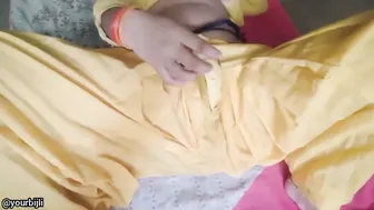 Indian Bhavi Stuffed Banana In Her Pussy To Quench Her Burning Lust Alone