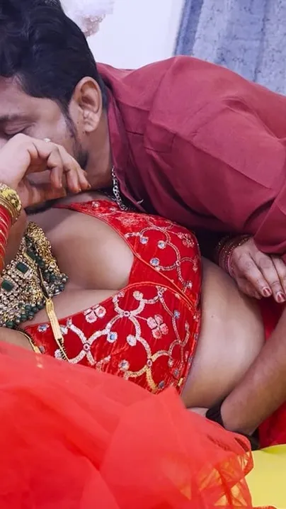Hot Newlywed Bhabhi Loses Virginity On Suhagrat Night In Clear Hindi Audio