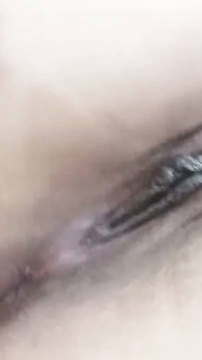 Desi Girl Whispering Urdu Gaaliyaan Into Mic For Headphone Listeners