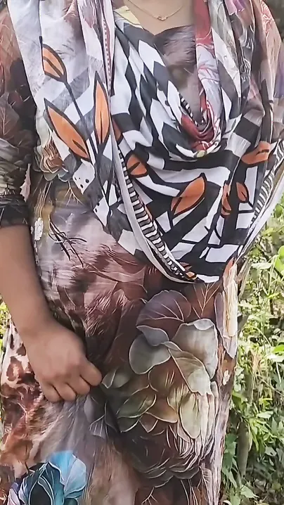 Desi Uncle Taking Advantage Of His Niece In This Leaked Village Footage