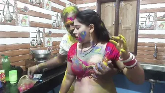 Beautiful Bengali Bhabhi Celebrating Holi With Neighbors Gets Covered In Colors