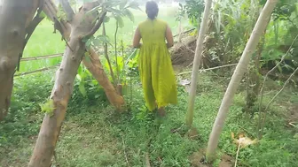 Hot Desi Girl Fucking And Sucking Cock In Garden Near House Amateur