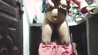 Sexy Pakistani Girlfriend Eagerly Sucks Her Boyfriend's Hard Dick