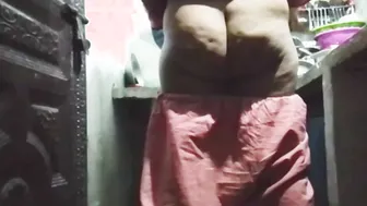 Sexy Pakistani Girlfriend Eagerly Sucks Her Boyfriend's Hard Dick