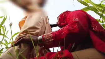 Indian Village Couple Fucking In The Fields With Her Big Ass Bouncing