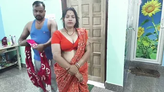 Indian Bengali Bhabhi In Saree Giving Messy Blowjob Until He Cums In Mouth