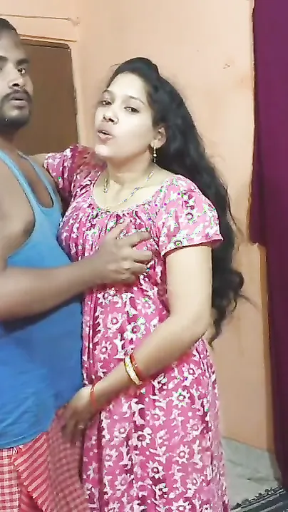Indian Big Boobed Bhabhi Calls Boyfriend Over To Fuck Her At Home Today
