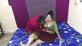 Desi Bhabhi Removes Her Saree And Gets Her Tits Sucked Before Hardcore Sex