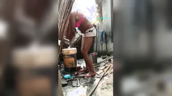 Tamil Sister In Law Secretly Filmed Naked During Her Morning Bath